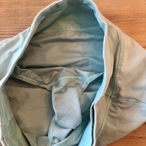 Lululemon Tonic Sea Size 4 Speed Shorts 2.5 inch - Picture 5 of 6